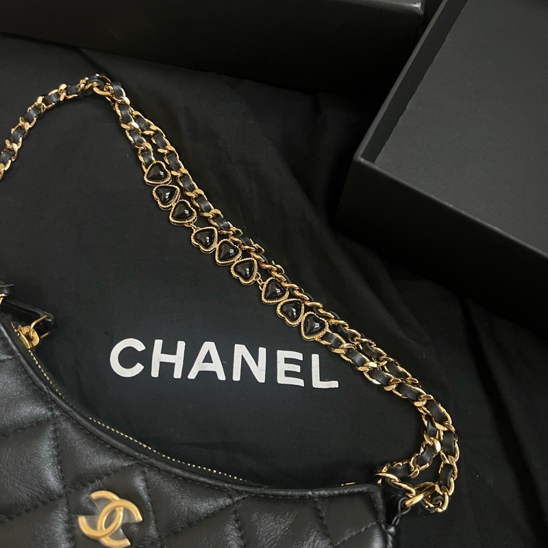 CHANEL Matelasse Hobo 菱格紋 愛心鏈條 半月包 腋下包-4