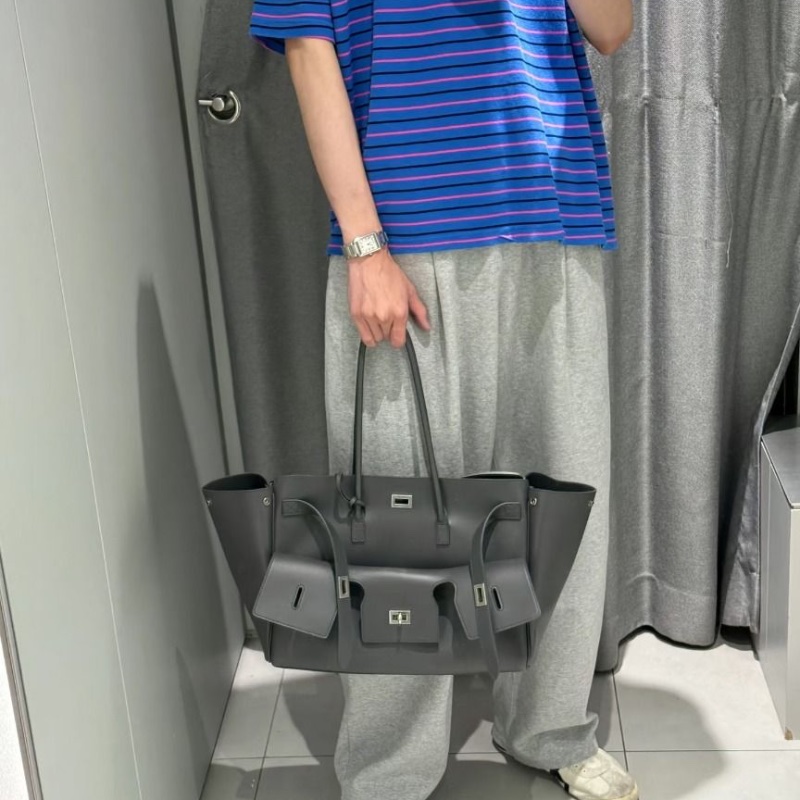 Balenciaga Bel Air 小牛皮手提包灰色 37*14*25 95新 配件塵袋-0