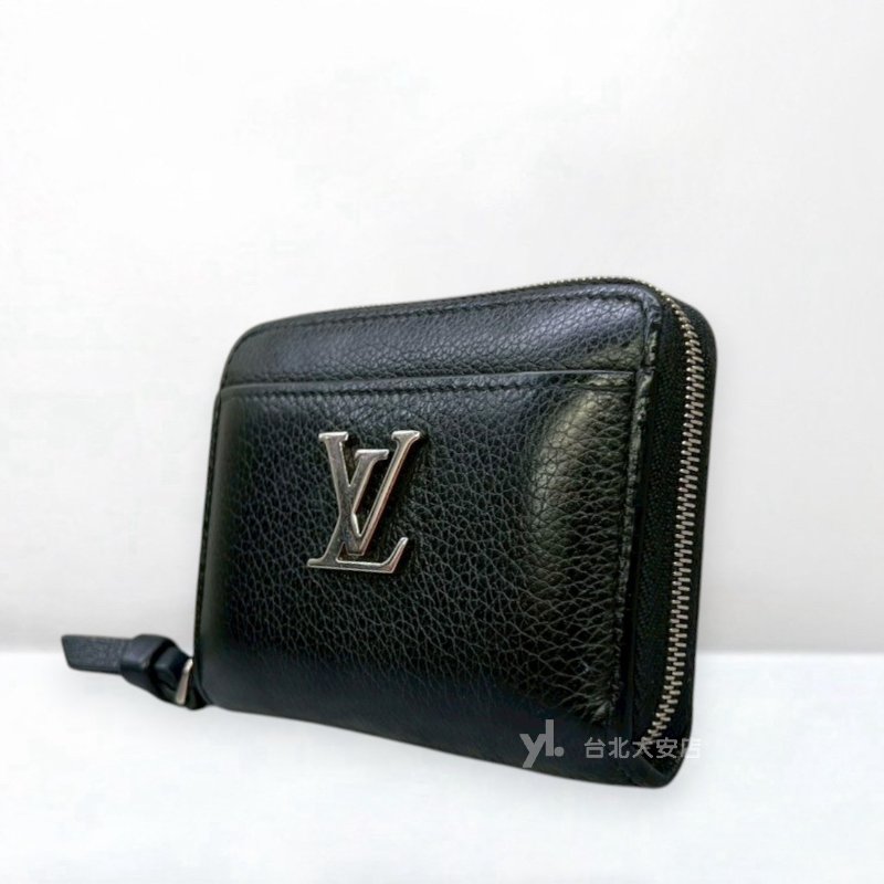A13248-LV LOCKME 黑色牛皮銀釦ㄇ拉錢包M80099-1