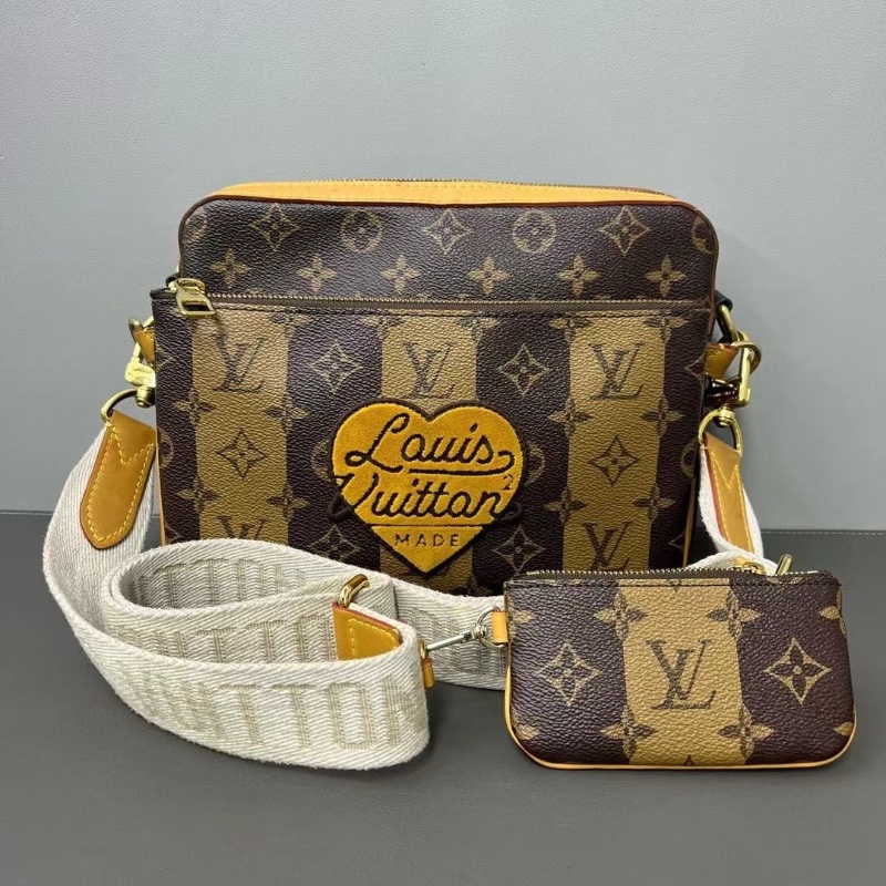 LV Nigo三合一芯片款 Trio經典 老花竪條紋棕色老花滿印肩背斜背包25*18.5*4.5cm 9新 配件肩帶 子袋 零錢袋 塵袋-3
