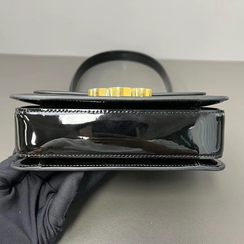 Celine Teen Garence 黑色漆皮肩背包18.5*13*6cm 95新. 配件塵袋-4