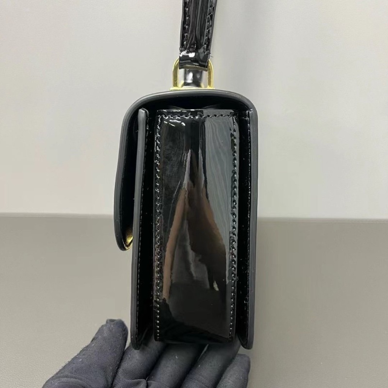 Celine Teen Garence 黑色漆皮肩背包18.5*13*6cm 95新. 配件塵袋-5