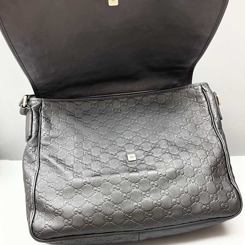 GUCCI古馳 黑色壓花翻蓋郵差包 尺寸36*30-5