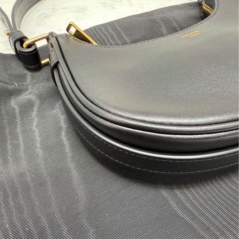 99 新Celine 賽琳 凱旋門 mini 腋下包 月牙包 黑色 尺寸:16x11-3
