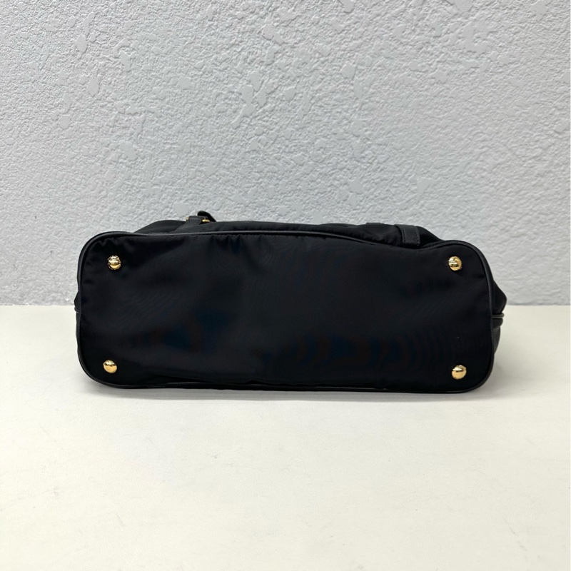 Prada 普拉達 尼龍 黑色餃子包 尺寸:36*28cm-3