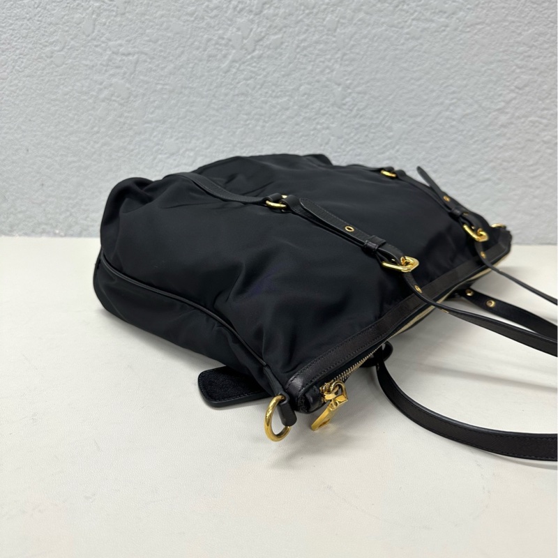 Prada 普拉達 尼龍 黑色餃子包 尺寸:36*28cm-4