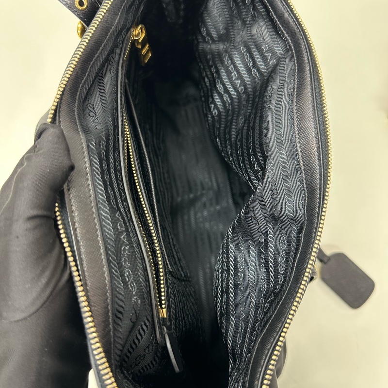 Prada 普拉達 尼龍 黑色餃子包 尺寸:36*28cm-6