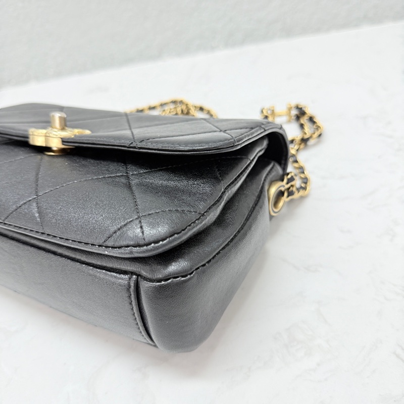 CHANEL 香奈兒 黑金 chanel 24s 字母 鏈條 斜挎包-9