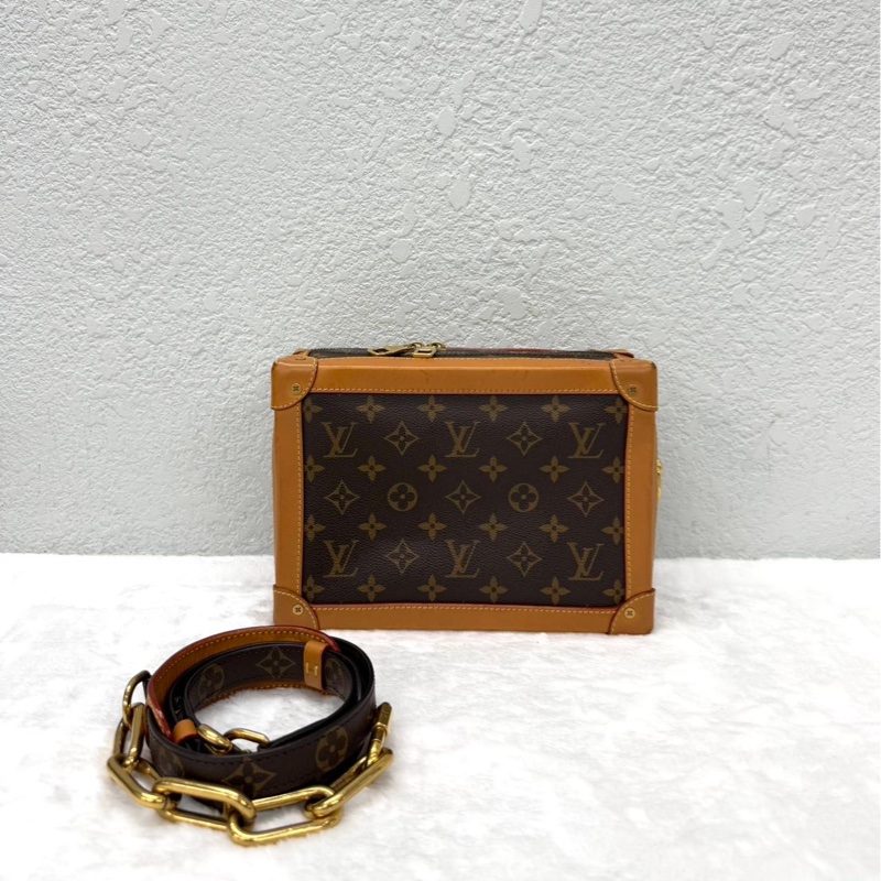 Louis Vuitton 路易威登 SOFT TRUNK 盒子包 男女同款 中號 尺寸:24×18cm -0