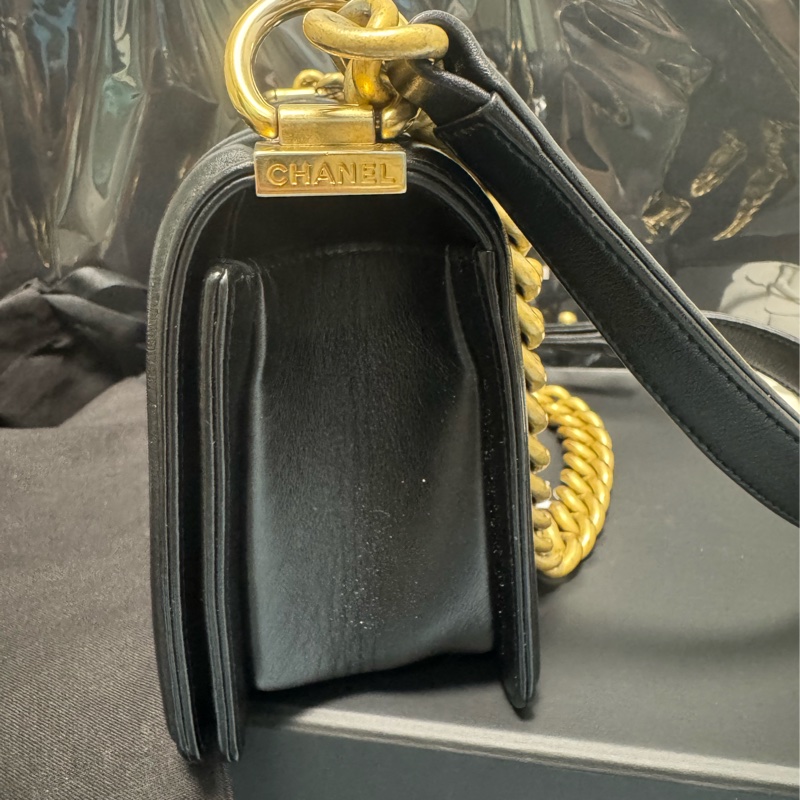 【9成新】CHANEL BOY 20 小型口蓋包-17