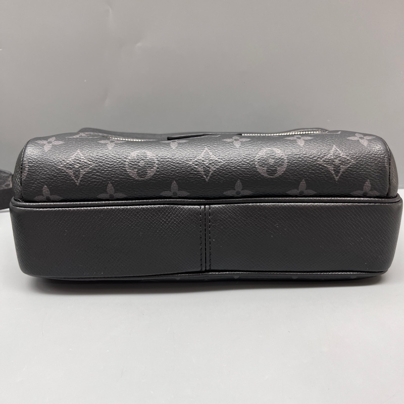 Louis Vuitton 路易威登 黑花Outdoor郵差包 尺寸26*18-2