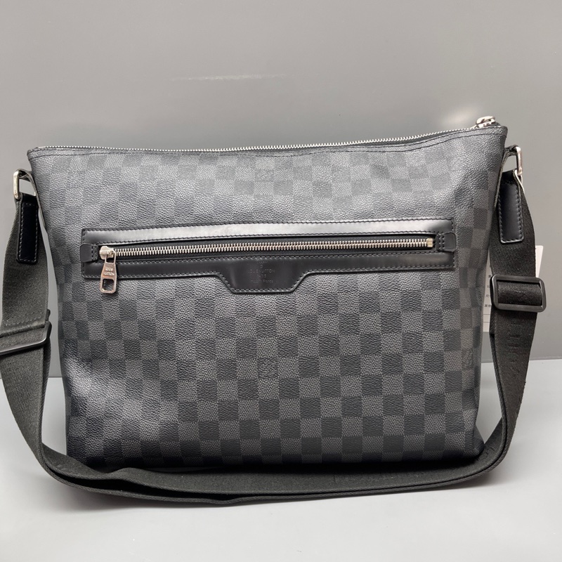 Louis Vuitton 路易威登 黑棋盤格Mick郵差包 尺寸36*28-9