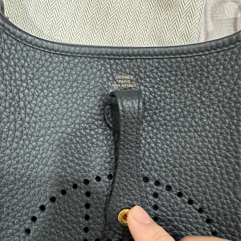 HERMES 愛馬仕mini Evelyne 16cm W刻 斜背包黑金-3