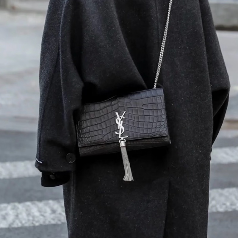 ✨YSL|Kate 黑銀流蘇鰐魚壓紋鏈條包|中號|閒置99新-1
