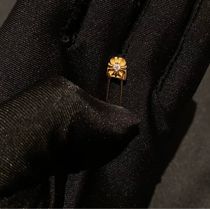 Chrome hearts 22K 白鑽迴紋針-9
