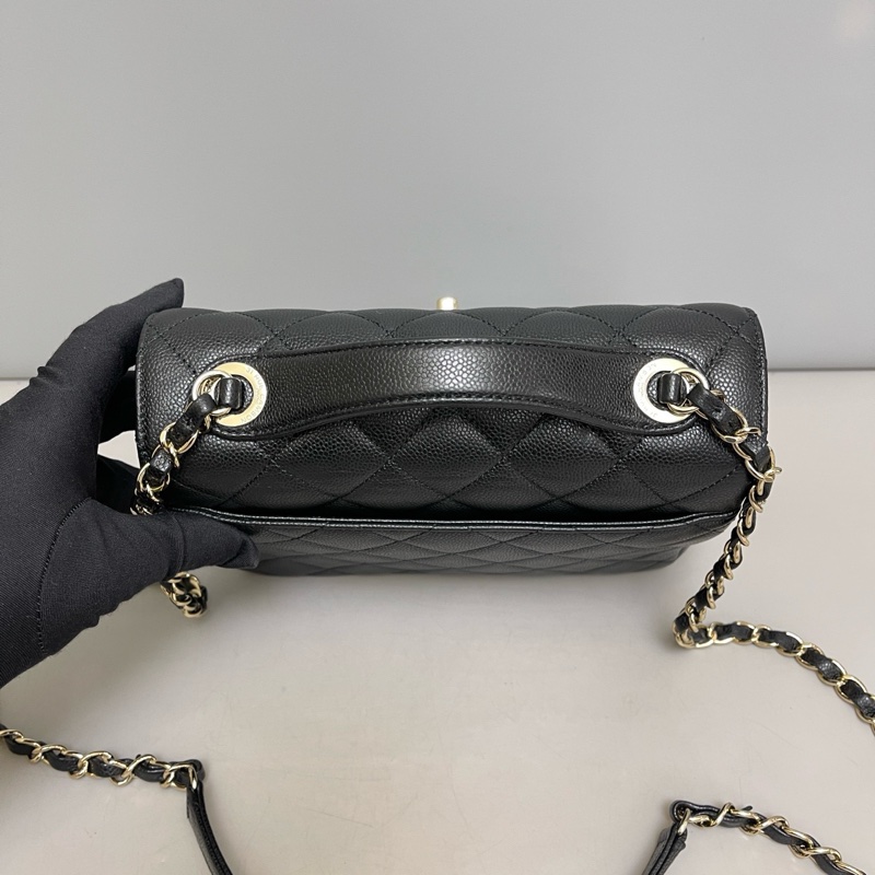 Chanel香奈儿 affinity黑金牛皮荔枝纹邮差包 尺寸22×16×8 附件卡 镭射30-5