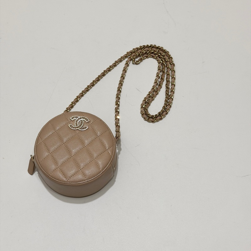 914intheair 『全新全配』Chanel22S季節限量水鑽米色奶茶色荔枝牛皮圓餅包-6