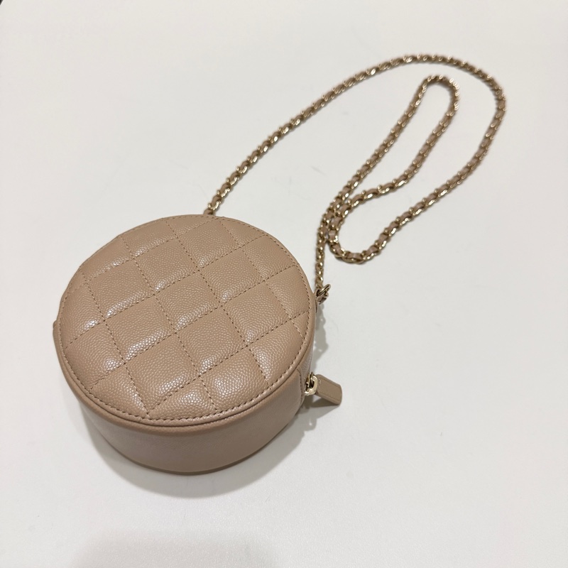 914intheair 『全新全配』Chanel22S季節限量水鑽米色奶茶色荔枝牛皮圓餅包-12