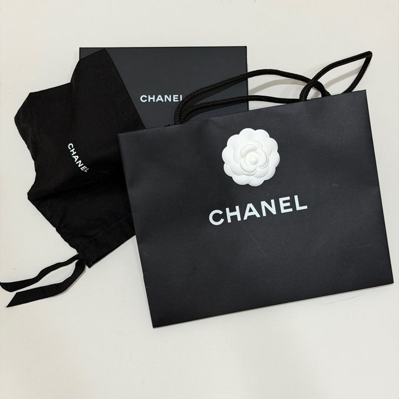 914intheair 『全新全配』Chanel22S季節限量水鑽米色奶茶色荔枝牛皮圓餅包-33