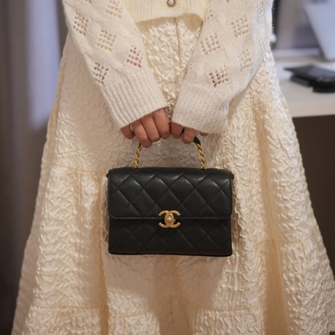 914intheair 『稀有款全新全配』Chanel cf handle  carry me 荔枝牛皮提把包 手提包 口蓋包