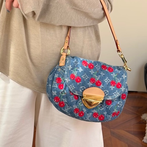 👜LV｜村上隆聯名Sunset櫻桃牛仔元寶包｜缺條肩帶｜芯片款98新