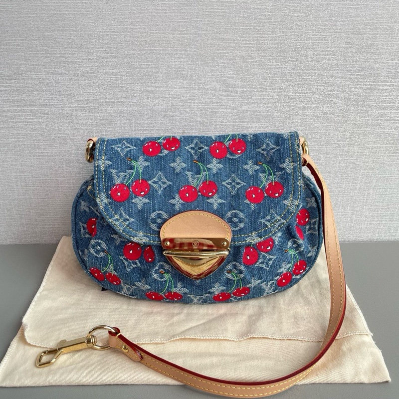 👜LV|村上隆聯名Sunset櫻桃牛仔元寶包|缺條肩帶|芯片款98新-1