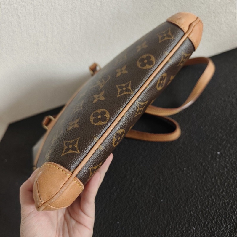 【半價入手🚨🤭文藝氣質派✨】LV老花Coussin枕頭包-6