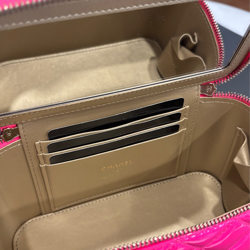 CHANEL 金球長盒子(內附鏡子)-1