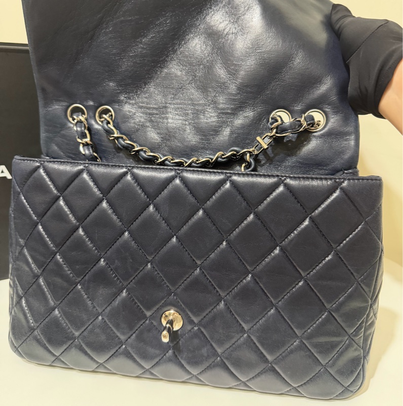 ✨Chanel Jumbo 深藍色銀扣 包型立體 內裡乾淨 💙-5