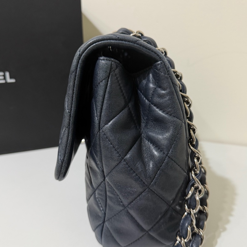 ✨Chanel Jumbo 深藍色銀扣 包型立體 內裡乾淨 💙-9