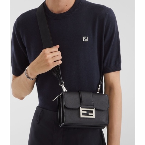 Fendi 男士 翻蓋單肩包均碼碼常規、19cm*8cm*14cm