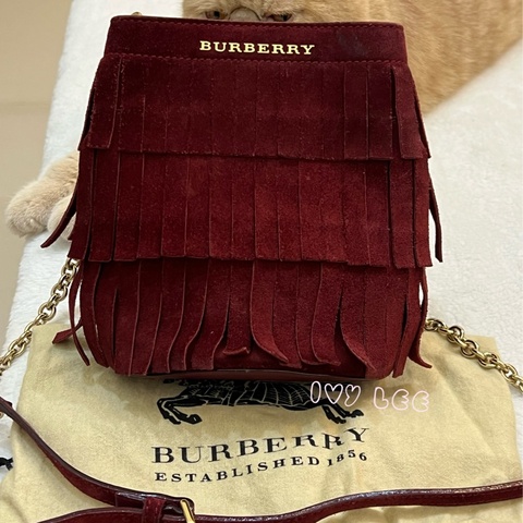 BURBERRY 紅麂皮水桶包 流蘇線條造型 金鍊條  斜背包 肩背包 正品 二手精品