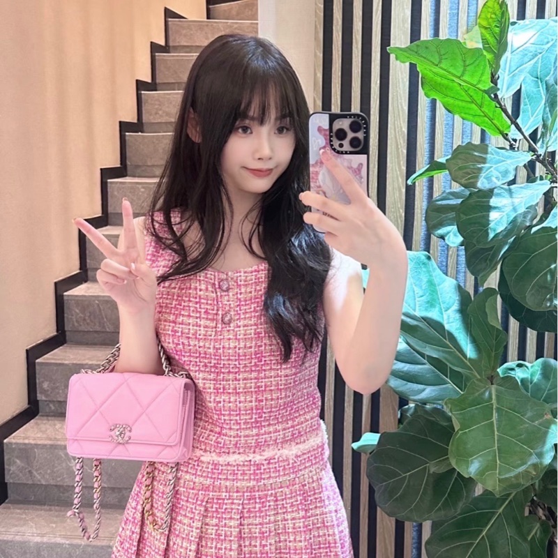 98新Chanel香奈兒19bag woc粉色菱格紋羊皮鏈條包-7