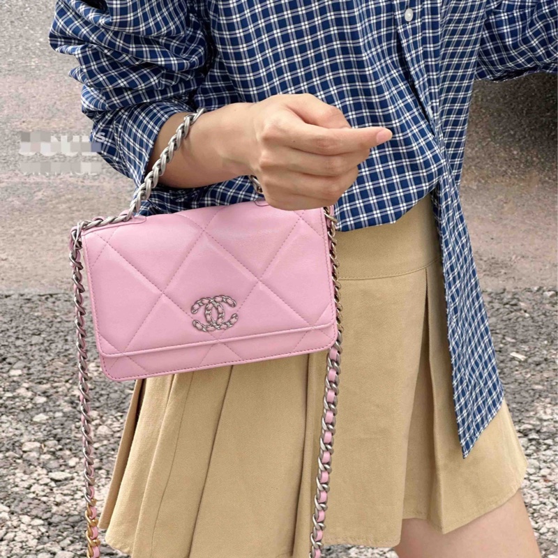 98新Chanel香奈兒19bag woc粉色菱格紋羊皮鏈條包-8