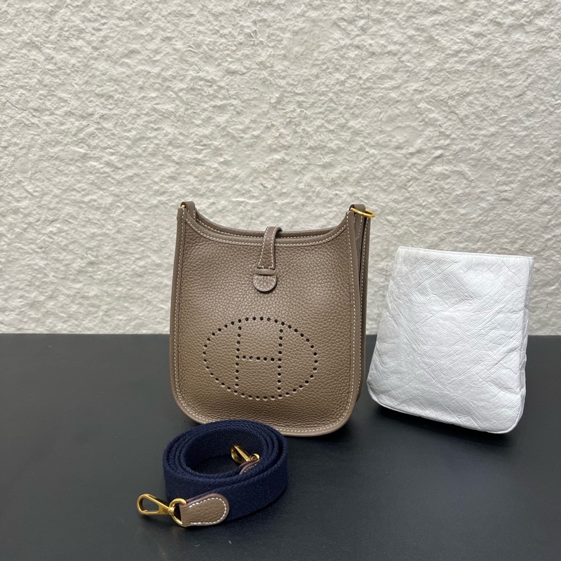 99新Hermes愛馬仕evelyne mini 伊芙琳大象灰金扣包-6