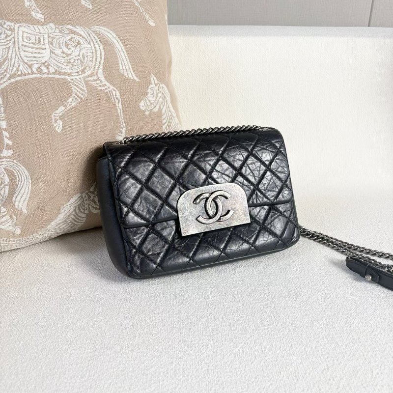 Chanel 孟買系列郵差包 黑銀油蠟皮23*16*6 98新配件塵袋-2