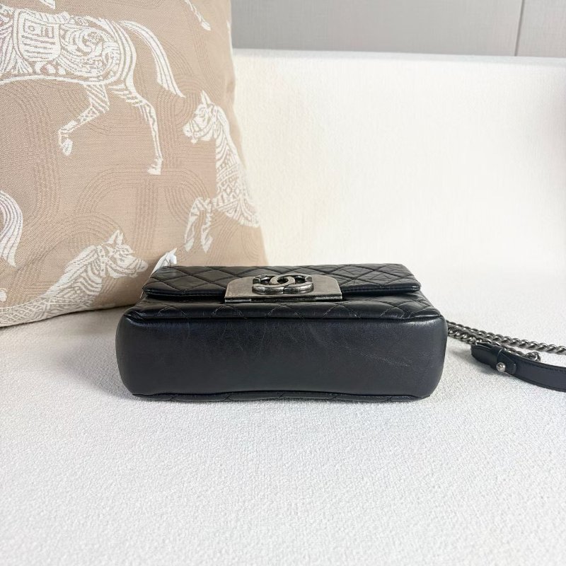 Chanel 孟買系列郵差包 黑銀油蠟皮23*16*6 98新配件塵袋-3