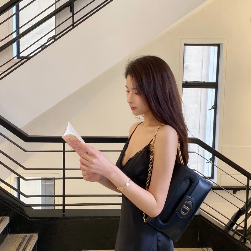 ️DIOR 藍色漸變金扣 double系列信封鏈條手拿包 27*16*1 98新配件塵袋吊牌-0