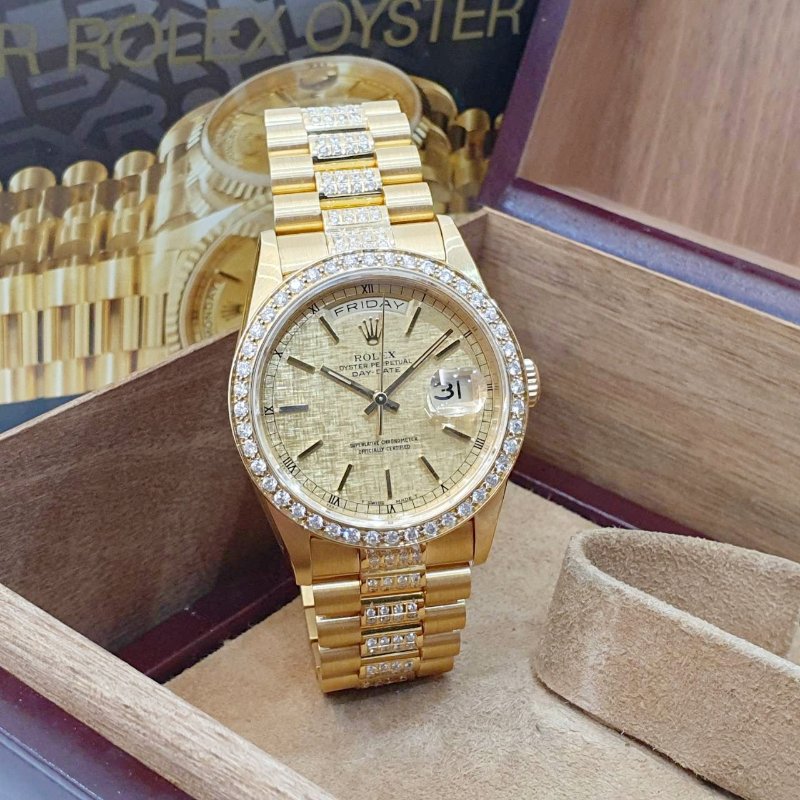 【大眾名錶】ROLEX勞力士18238 Day-Date 蠔式18K 精鑲鑽圈 精鑲鑽帶 金布紋T柱面 大眾名錶G305-1