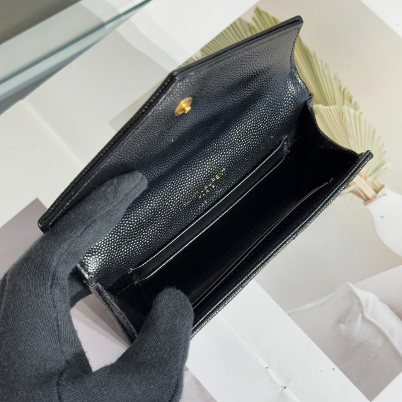 YSL 經典V紋粒面牛皮信封卡包 - 黑金-5
