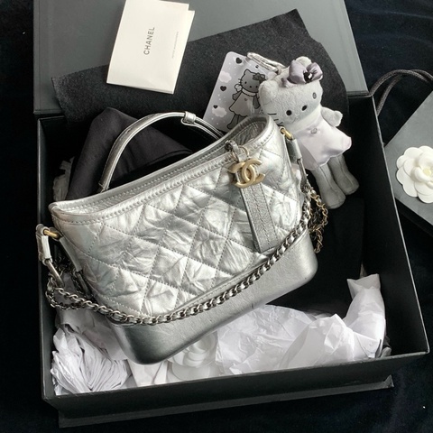 Chanel 18C 銀色金扣流浪小號 24開19cm