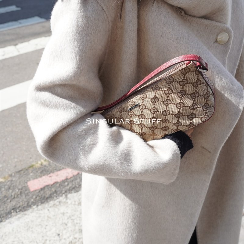 Gucci GG Monogram紅色皮革船型手拿包-1