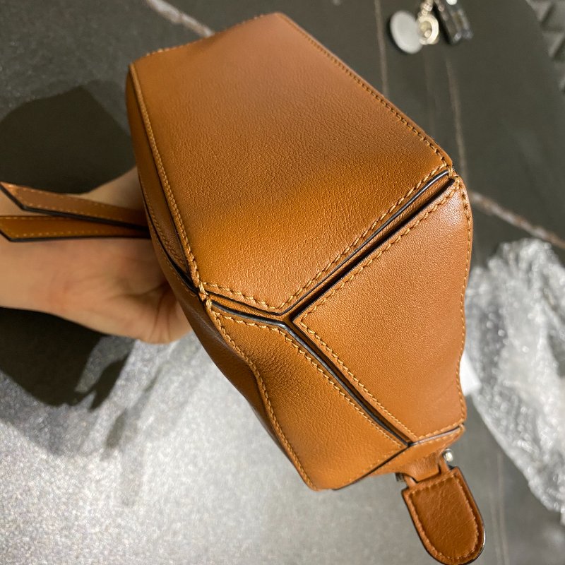 LOEWE 經典幾何拼圖包 Mini Puzzle Bag(經典焦糖棕 / 金釦)-7