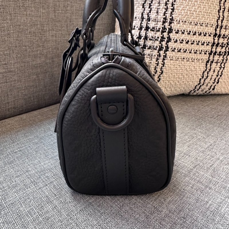 LV 黑色牛皮壓紋 KEEPALL 25-7