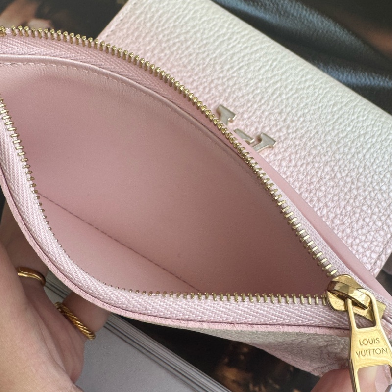 LV M83686粉色煥彩皮革三折釦式中夾🎀-22