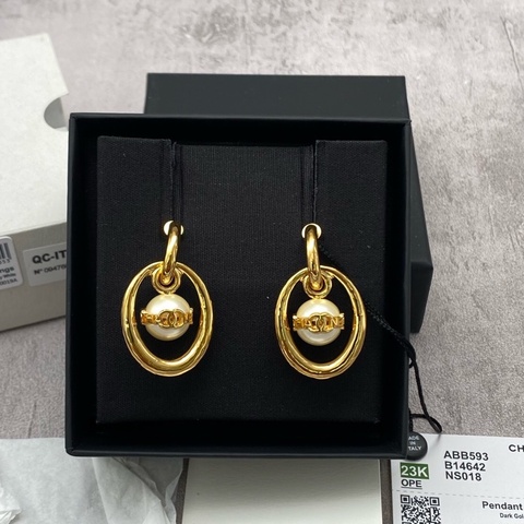香奈兒CHANEL 23k經典雙C字母 復古金屬繞珍珠耳環