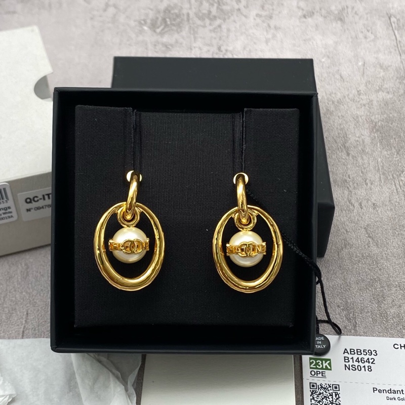 香奈兒CHANEL 23k經典雙C字母 復古金屬繞珍珠耳環-0