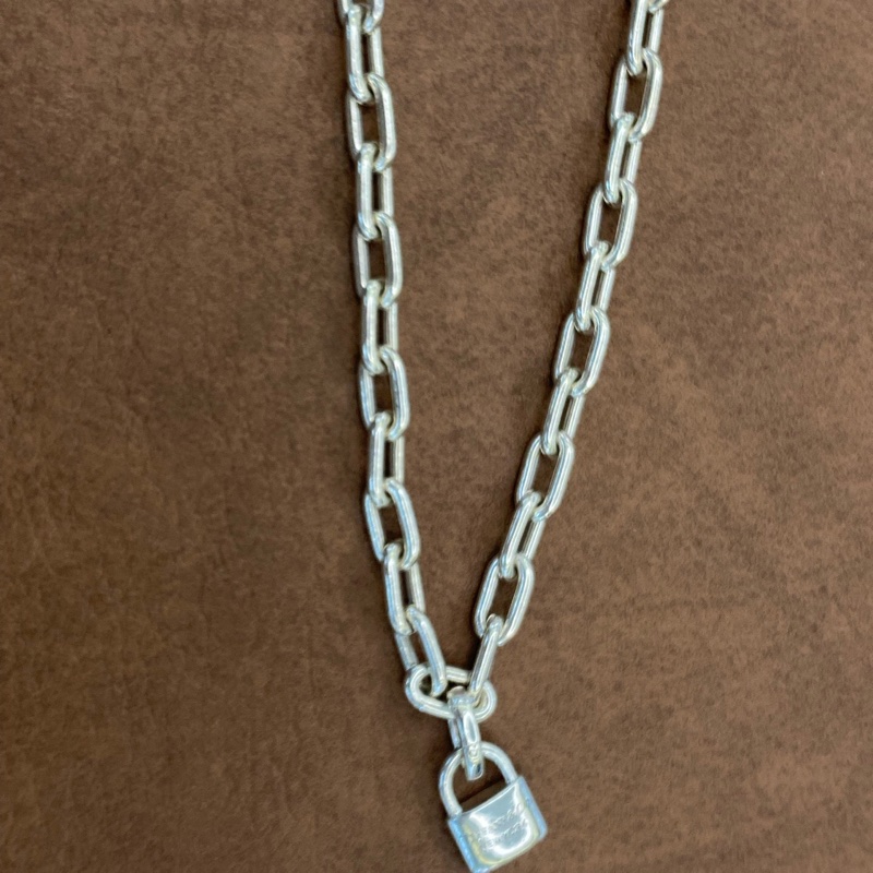 Tiffany蒂芙尼 HardWear系列純銀鎖頭珠珠吊墜馬蹄扣鏈條項鍊-10