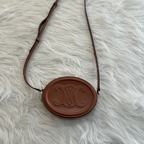 Celine cuir triomphe 焦糖色 月餅包 附防塵袋