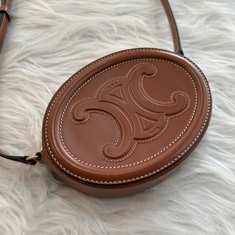 Celine cuir triomphe 焦糖色 月餅包 附防塵袋-1